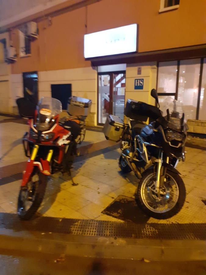 Hostal Jaime I Huesca Exterior foto